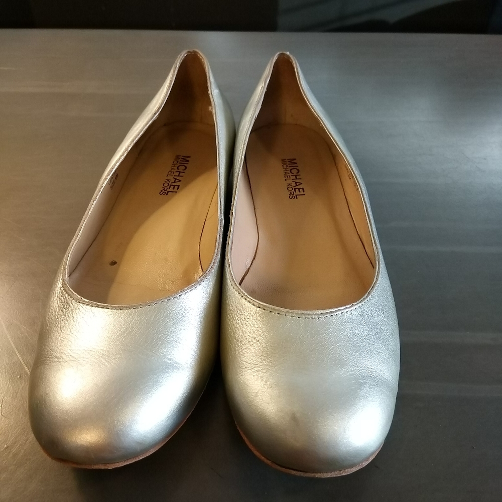 Michael Kors Silver Comfy Flats Size 6M